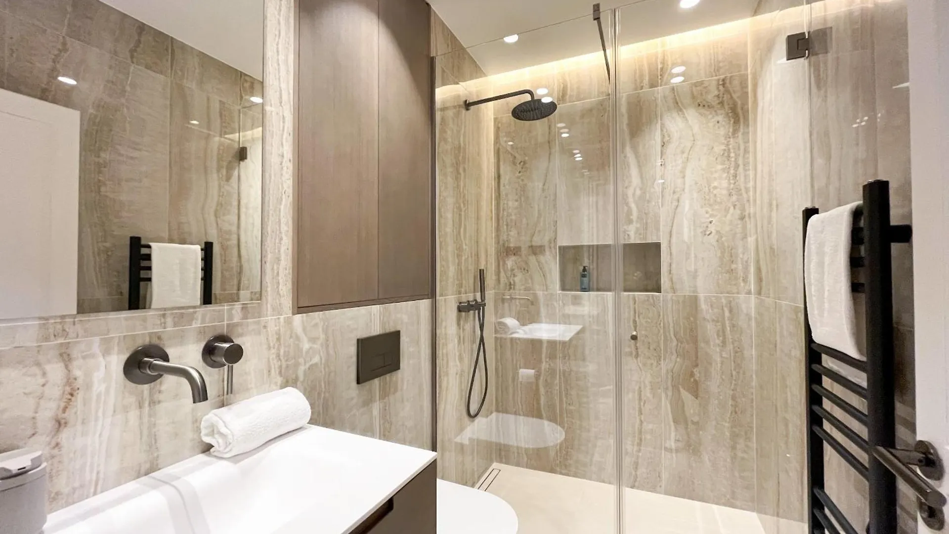 Urban Flat 191 - Luxury 3 Bedroom Apartment - Madeleine Paris